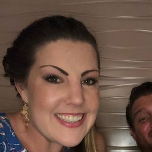 Meet your Posher, Cassandra